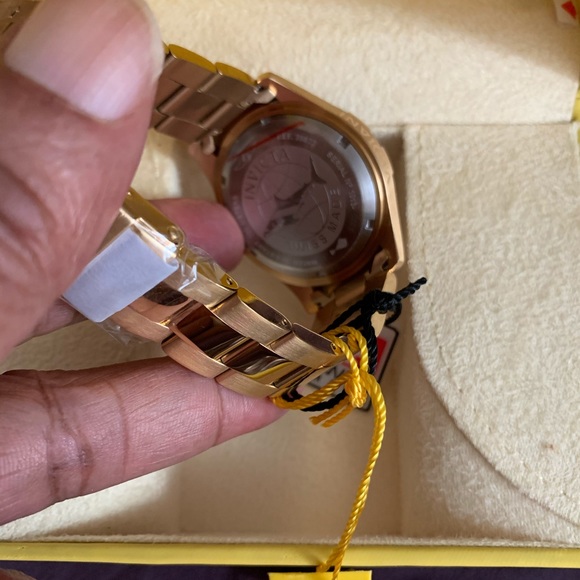 Watch Men’s Quartz - Picture 2 of 2